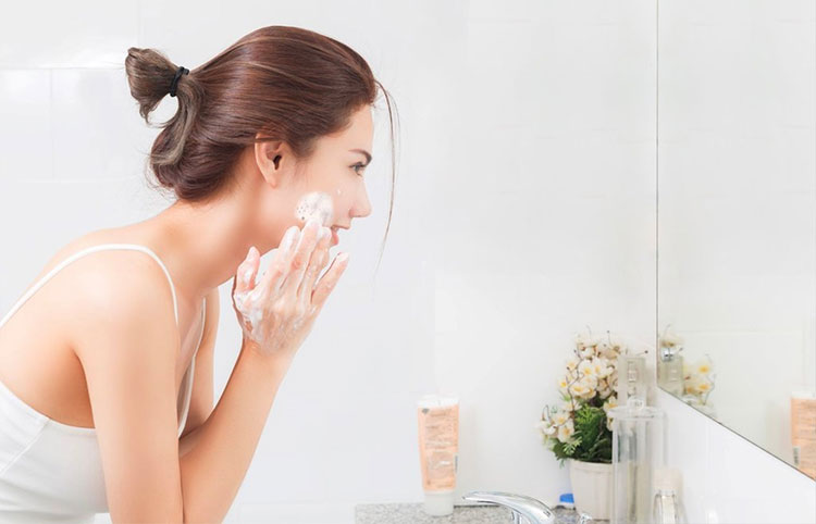 Bước 3: Rửa sạch da bằng sữa rửa mặt (wash face) 1