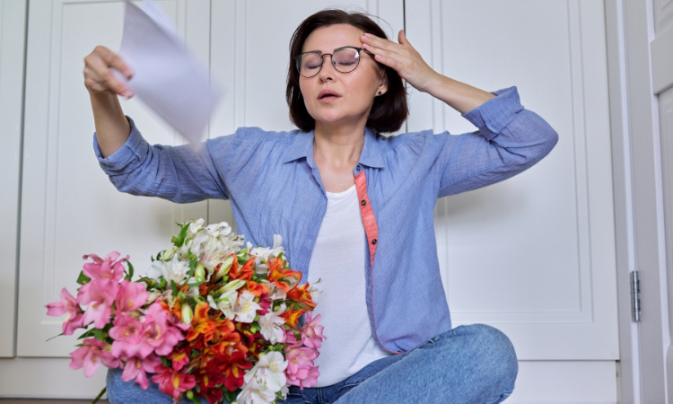 Tại sao phụ nữ mãn kinh cần bổ sung estrogen? 1